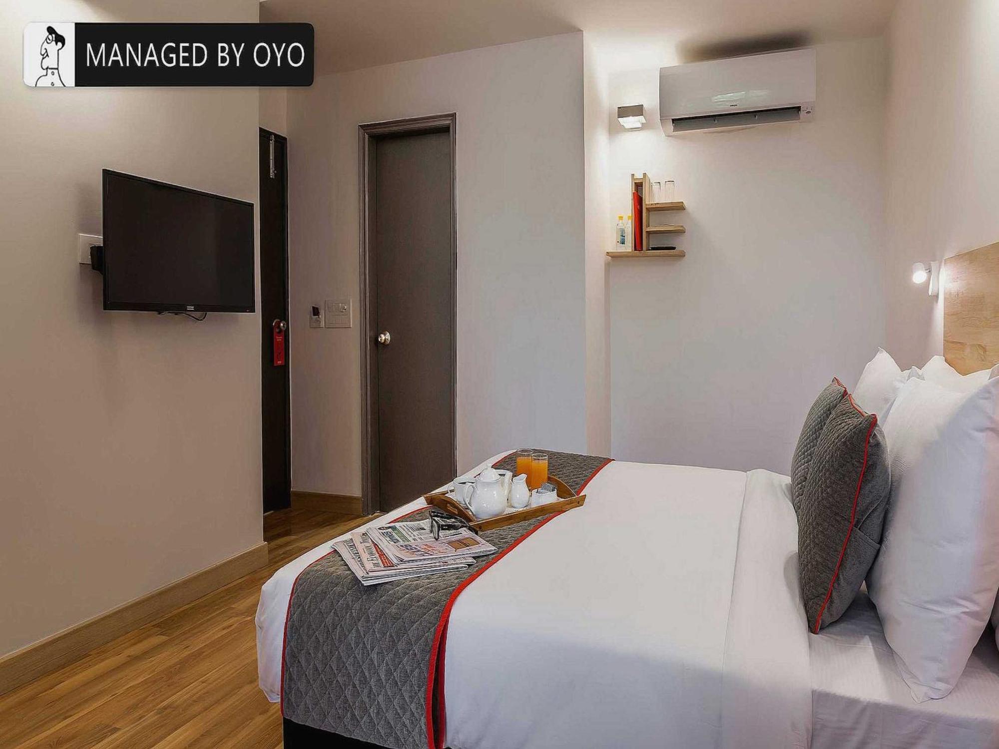 Hotel Gautam Residency Нью-Дели Экстерьер фото