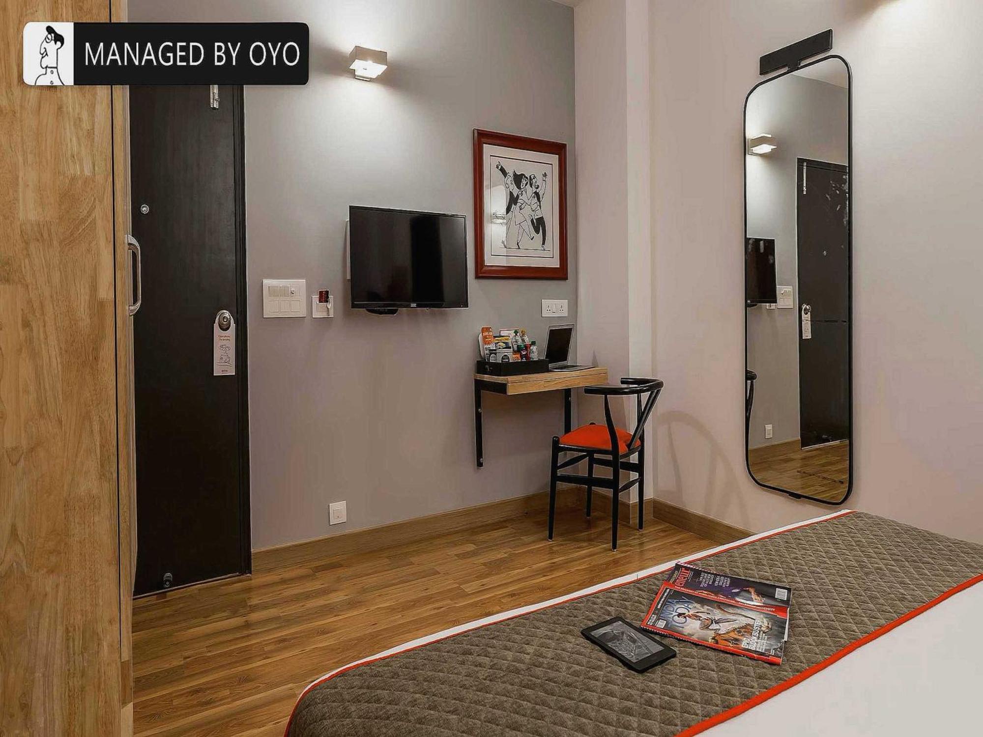 Hotel Gautam Residency Нью-Дели Экстерьер фото