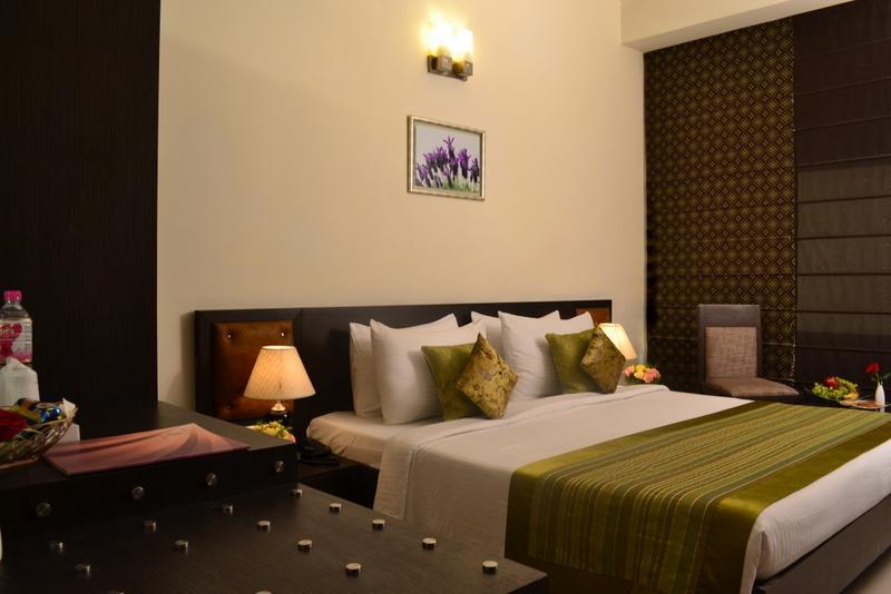 Hotel Gautam Residency Нью-Дели Экстерьер фото