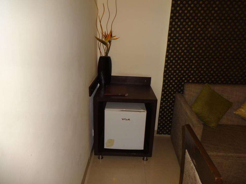 Hotel Gautam Residency Нью-Дели Номер фото